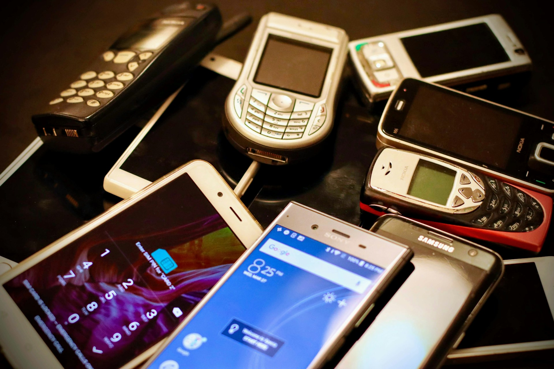 Telefona remonta pakalpojumi Rīgā, Latvijā, visiem populārākajiem viedtālruņu zīmoliem, tostarp iPhone, Samsung, Google un Huawei. Pakalpojumi ietver ekrāna nomaiņu, akumulatora remontu un ūdens bojājumu novēršanu.